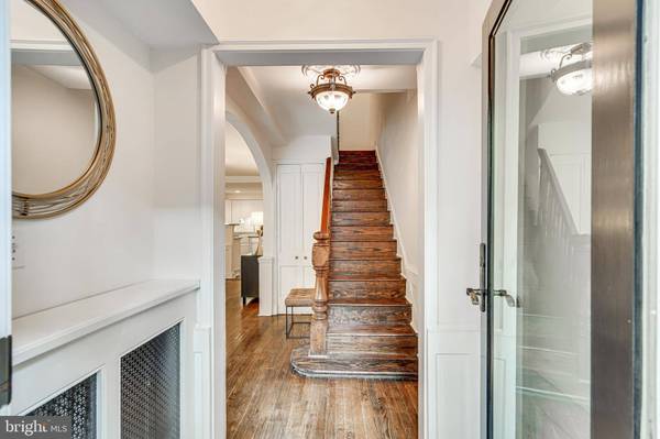 1451 SWANN ST NW, Washington, DC 20009