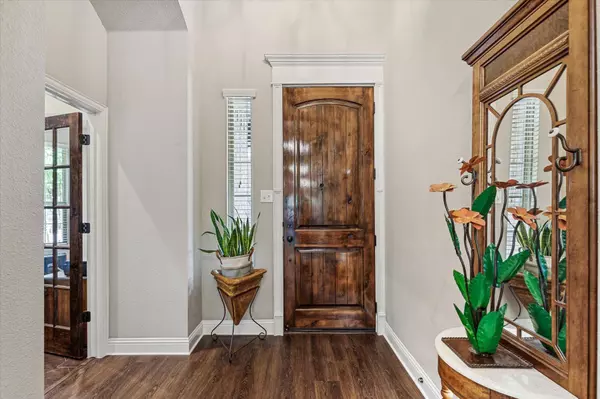 1182 Overland Drive, Burleson, TX 76028