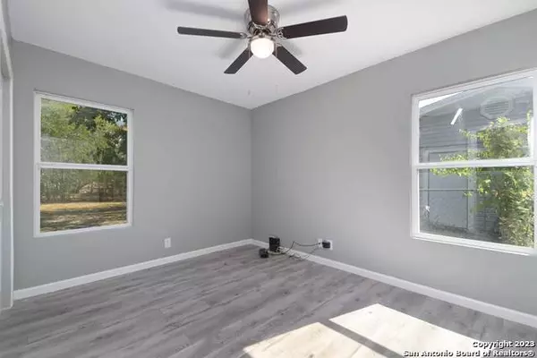 7527 Westlyn Dr, San Antonio, TX 78227