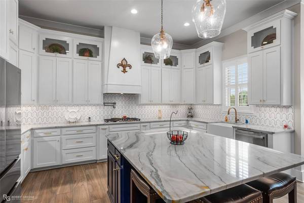 240 Horseguards Avenue, Bossier City, LA 71111