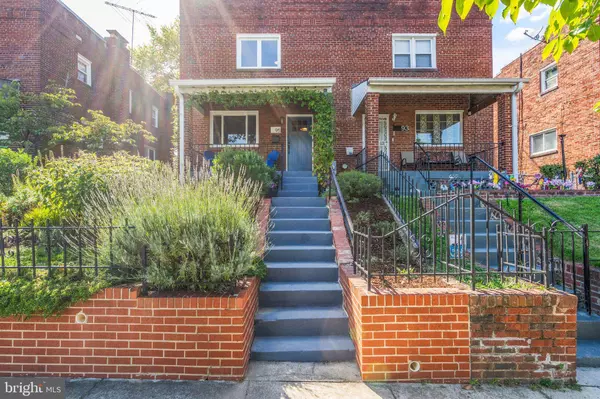 95 54TH ST SE, Washington, DC 20019