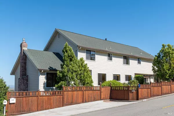 2232 Laguna Vista DR, Novato, CA 94945