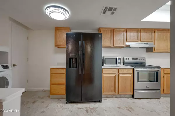 2407 W Voltaire Avenue, Phoenix, AZ 85029