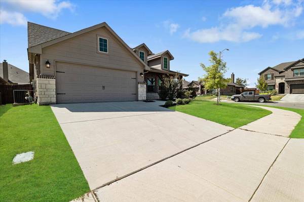 7637 Rothbury Drive, Fort Worth, TX 76179