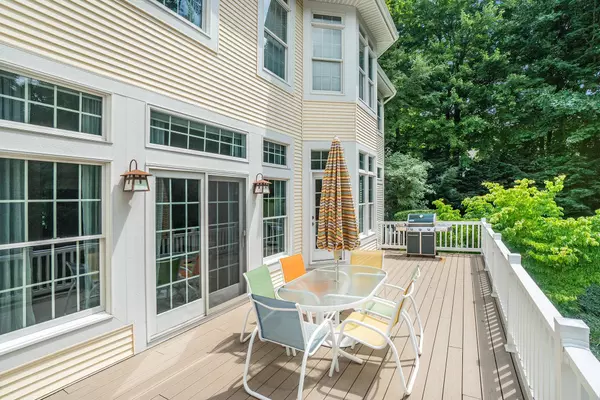 6446 Oakridge Drive, Holland, MI 49423