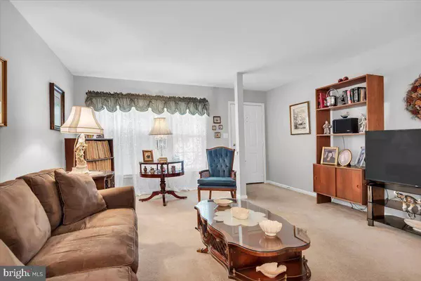 6 MONTCLAIR AVE, Berlin, NJ 08009