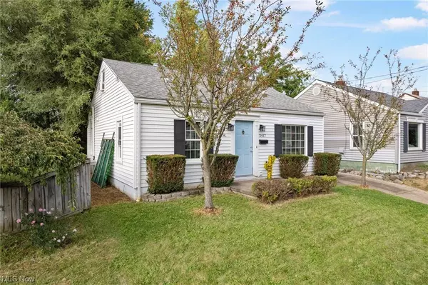 2417 Triplett BLVD, Akron, OH 44312