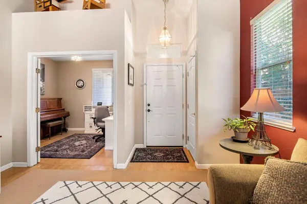 324 Perth CT, Roseville, CA 95747