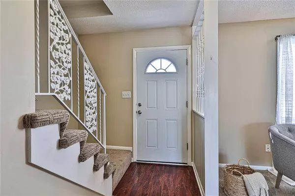 8614 W 84th ST, Overland Park, KS 66212