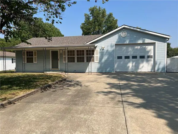 8508 E 47th TER, Kansas City, MO 64129