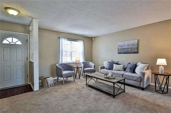 8614 W 84th ST, Overland Park, KS 66212