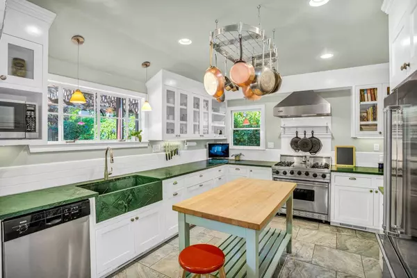 1512 40th ST, Sacramento, CA 95819