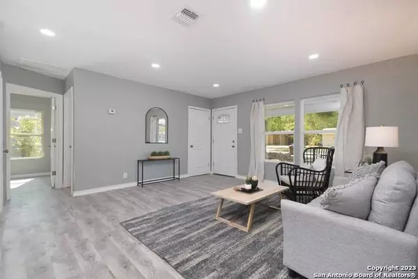 7527 Westlyn Dr, San Antonio, TX 78227