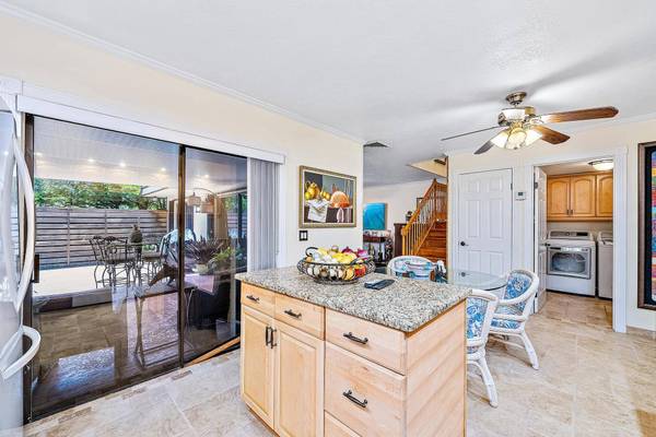 1001 10th TER, Palm Beach Gardens, FL 33418