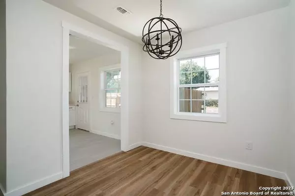 203 O'Conee St, San Antonio, TX 78211