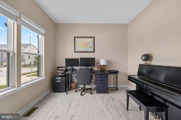 829 CREEKSIDE VILLAGE BLVD, Glen Burnie, MD 21060