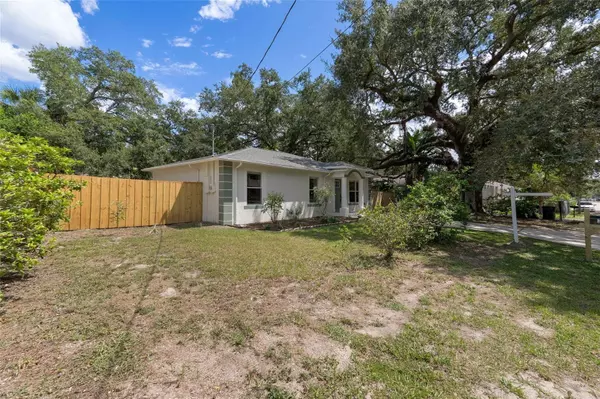 3721 CARROWAY ST, Tampa, FL 33619