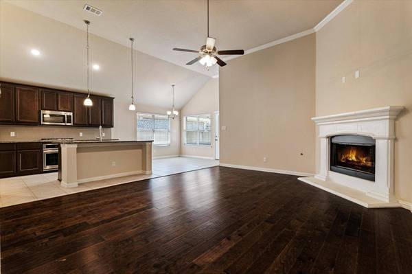 7637 Rothbury Drive, Fort Worth, TX 76179