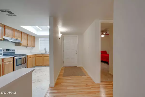 2407 W Voltaire Avenue, Phoenix, AZ 85029