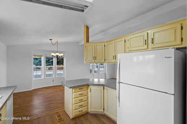 1942 W Yorkshire Ave, Coeur D'alene, ID 83815