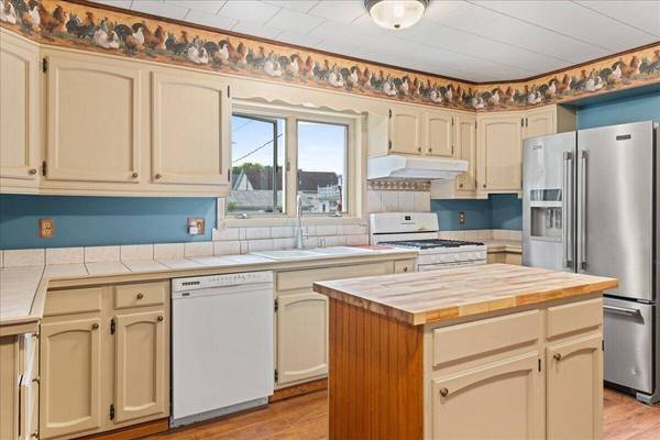 1310 Adams St, La Crosse, WI 54601