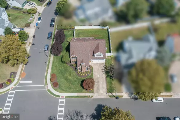 1 EDINBURGH LN, Mount Laurel, NJ 08054