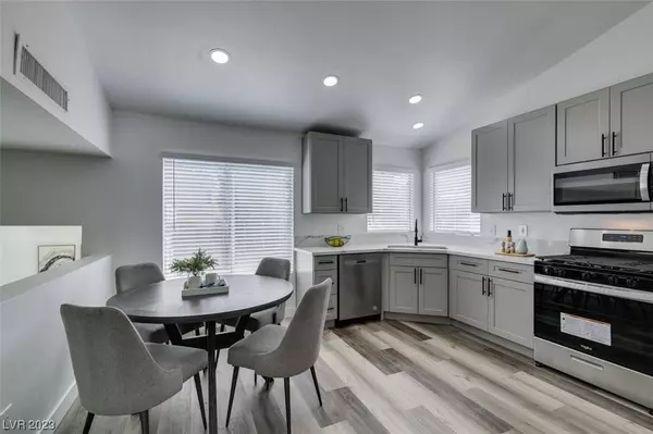 7721 Kasmere Falls Drive, Las Vegas, NV 89149