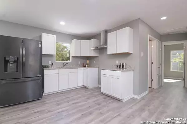 7527 Westlyn Dr, San Antonio, TX 78227