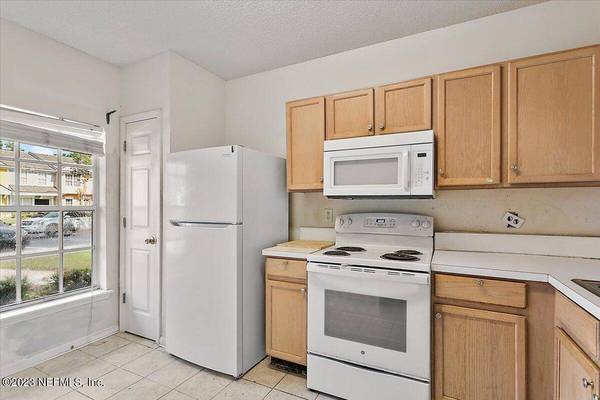 12311 KENSINGTON LAKES DR #302, Jacksonville, FL 32246