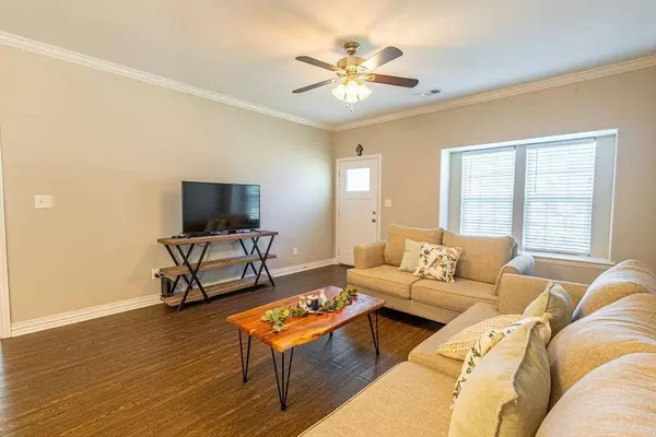 314 W Bond Street, Denison, TX 75020