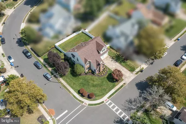 1 EDINBURGH LN, Mount Laurel, NJ 08054