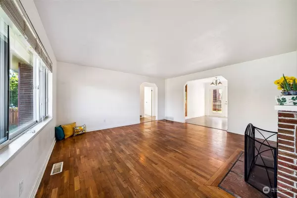 1612 1st ST SE, Auburn, WA 98002