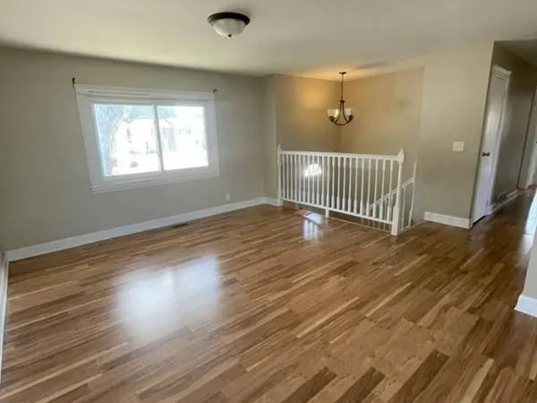 1606 Mckool Avenue, Streamwood, IL 60107