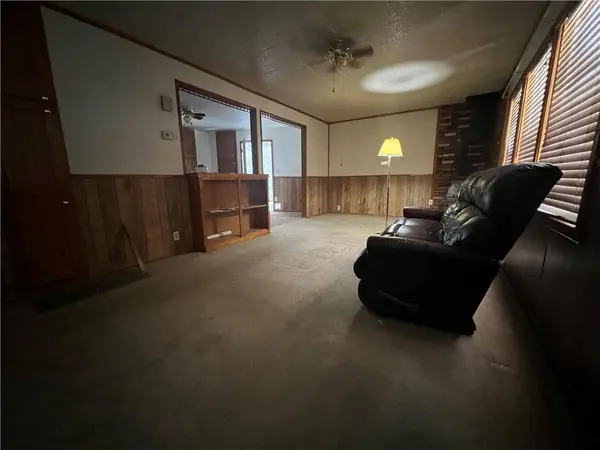 8508 E 47th TER, Kansas City, MO 64129