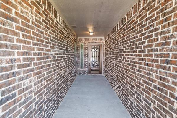 7637 Rothbury Drive, Fort Worth, TX 76179