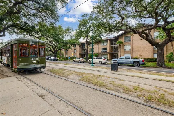 4007 ST CHARLES AVE #115, New Orleans, LA 70115