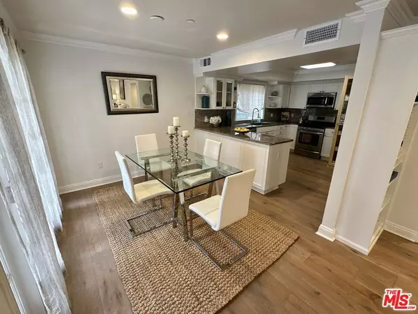 11842 Darlington Ave #101, Los Angeles, CA 90049