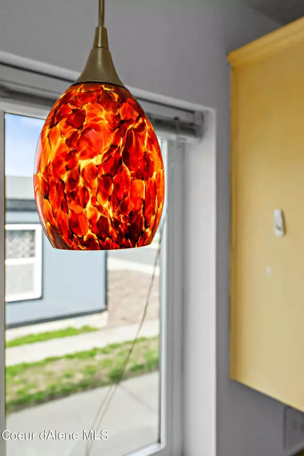 1942 W Yorkshire Ave, Coeur D'alene, ID 83815