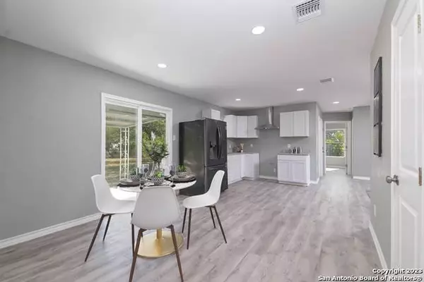 7527 Westlyn Dr, San Antonio, TX 78227