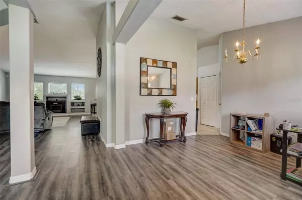 136 LONG PINE DR, Deltona, FL 32725