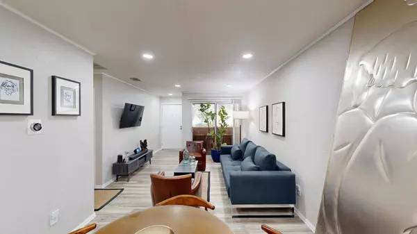 2825 N Los Felices RD #214, Palm Springs, CA 92262