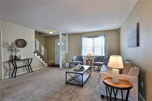 8614 W 84th ST, Overland Park, KS 66212