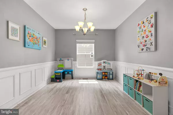 829 CREEKSIDE VILLAGE BLVD, Glen Burnie, MD 21060