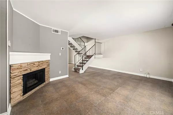 26914 Via Terraza #83, Saugus, CA 91350