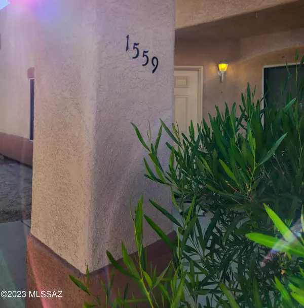 1559 N Pso La Tinaja, Green Valley, AZ 85614