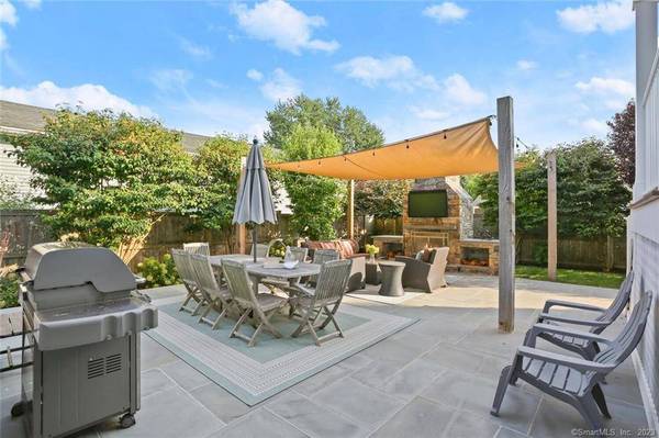 1233 South Pine Creek Road, Fairfield, CT 06824