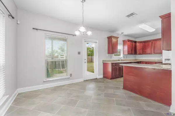 10244 SIMMS RD, Denham Springs, LA 70706