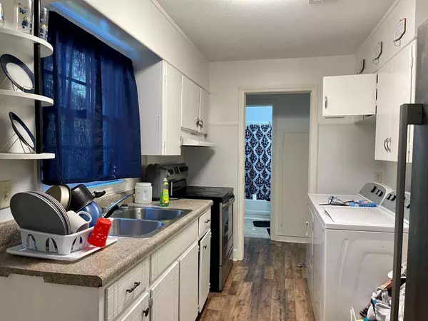 53 N Gill ST, Hazlehurst, GA 31539