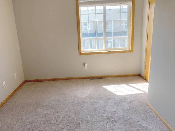 2533 Cobble Hill CT #G, Woodbury, MN 55125