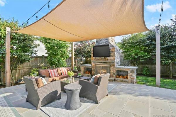 1233 South Pine Creek Road, Fairfield, CT 06824